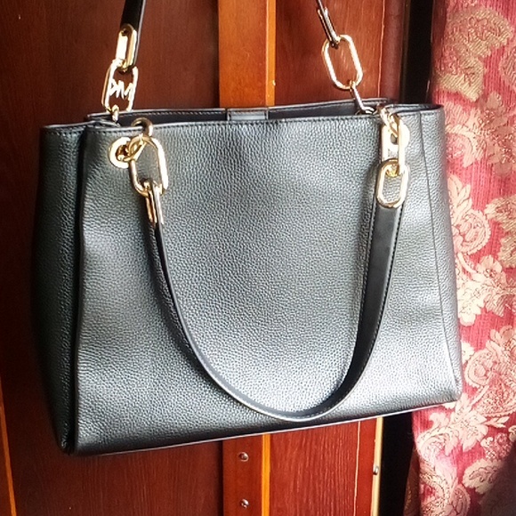 Michael Kors Handbags - M Kors Trisha large triple Gusset shoulder bag black pen le leather